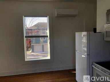 Main picture of 87 Troup St