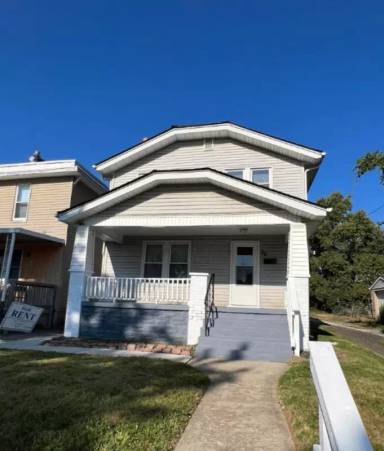 Main picture of 251 Burt St