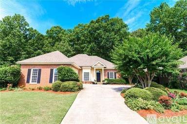 Main picture of 548 Carpenter Way