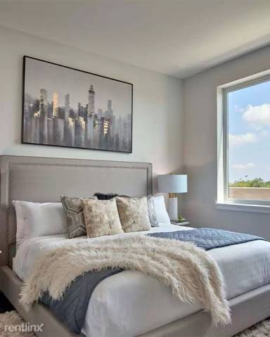Main picture of 203 Avenue E