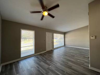 Main picture of 2702 Rice St