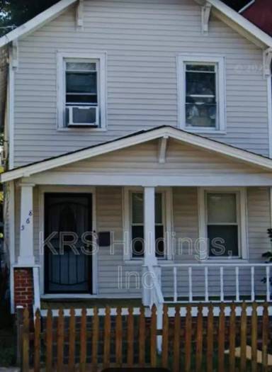 Main picture of 865 W 35th St