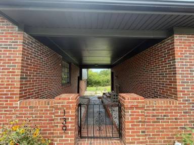Main picture of 139 Ingleside Dr