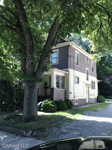 Main picture of 692 Corley St