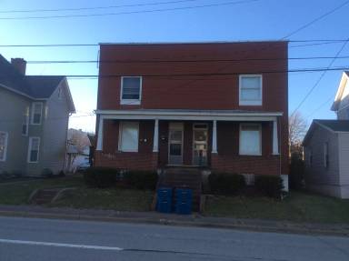 Main picture of 119 S 3rd St