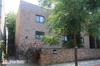 Main picture of 711 W Melrose St