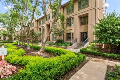 Main picture of Oaks At Buckhead Condominium