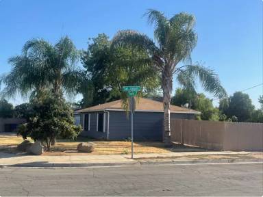 Main picture of 03 - 19 E San Joaquin St