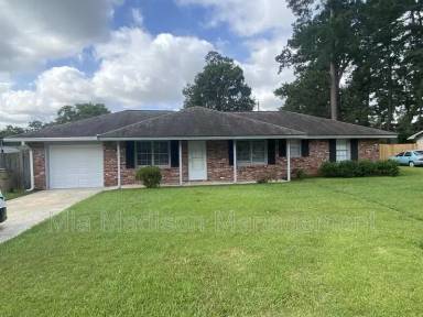 Main picture of 7 Treadway St