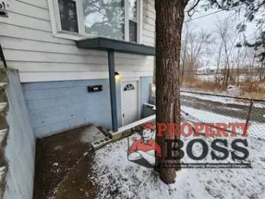 Main picture of 2061 Maryland St