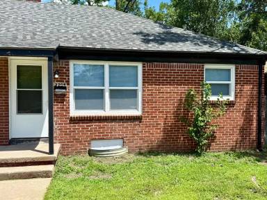 Main picture of 2204 S Hydraulic St