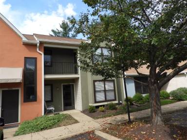Main picture of 594 Pebblecreek Ct