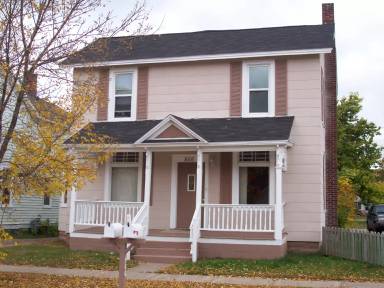 Main picture of 532 1/2 Franklin St