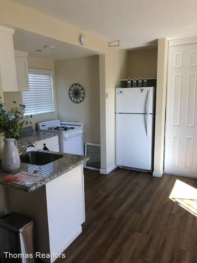 Main picture of 8854 Jefferson Ave