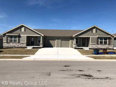 Main picture of 8109 SE 6th St