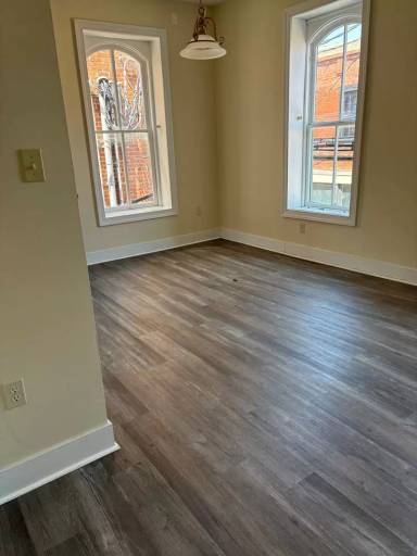 Main picture of 611 E Colonial Ave