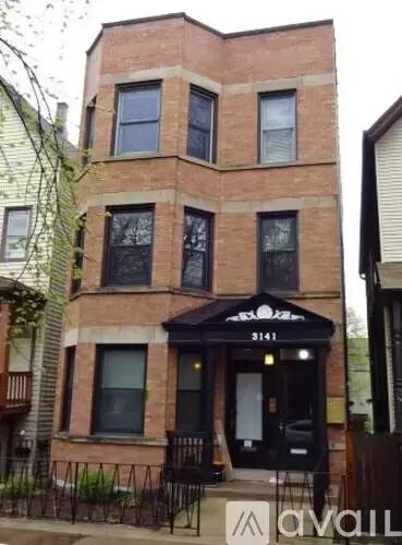 Main picture of 3141 N Oakley Ave