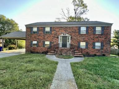 Main picture of 912 Georgia Cir NW