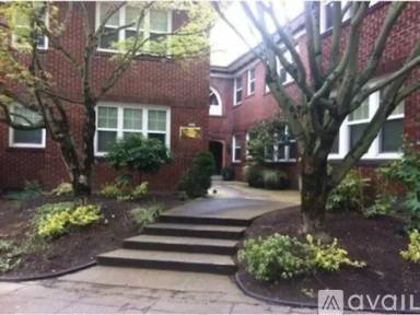 Main picture of 701 NE 28th Ave