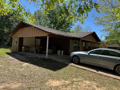 Main picture of 1023 S Louise St