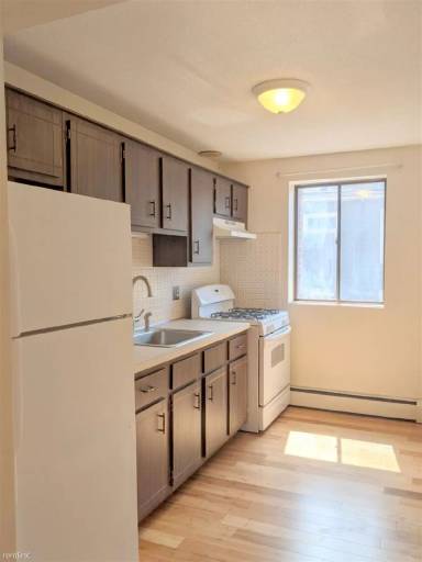 Main picture of 12 Cameron Ave