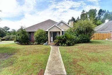 Main picture of 15065 Warren Dr