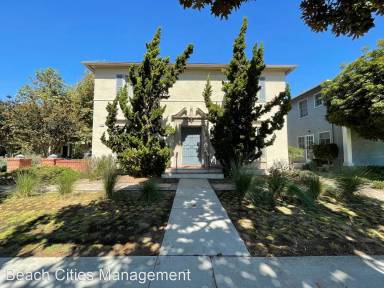 Main picture of 641 E Carson St