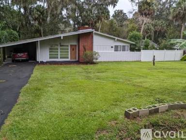 Main picture of 3801 SW 7th Avenue Rd