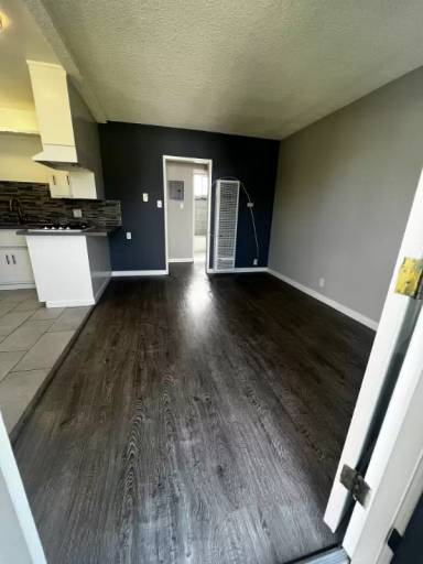 Main picture of 5323 Ruby St