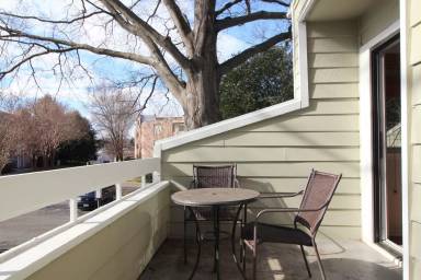 Main picture of 1956B Villaridge Dr