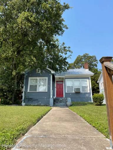 Main picture of 1017 Aganier Ave