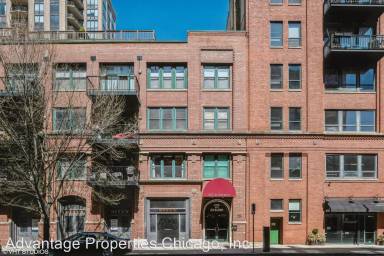 Main picture of 420 W Ontario St