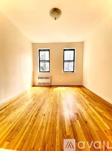 Main picture of E 74th St