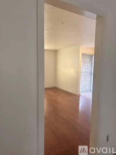 Main picture of 7625 Center Pkwy