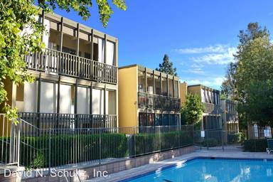 Main picture of 3131 Montrose Ave
