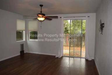 Main picture of 108 Robinson Ct