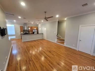 Main picture of 825 W 25th St