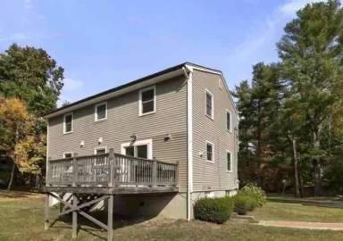 Main picture of 71 Pond St