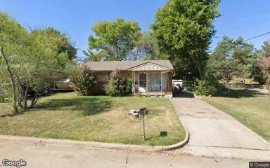 Main picture of 521 SE Greystone Ave