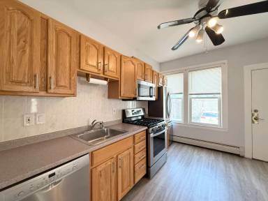 Main picture of 248-254 Elm St