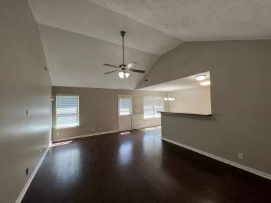 Main picture of 1125 Halverson Dr