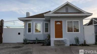 Main picture of 2827 Imperial Ave