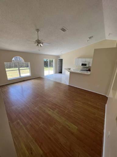 Main picture of 465 Dove Dr