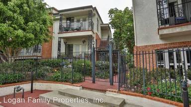 Main picture of 2630 Pirineos Way