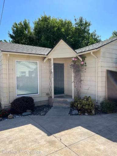 Main picture of 229 Geil St