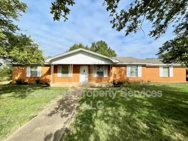 Main picture of 1020 E McGregor Dr