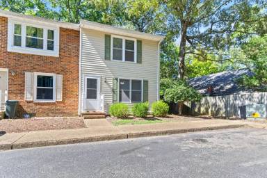 Main picture of 2821 Oak Hill Dr
