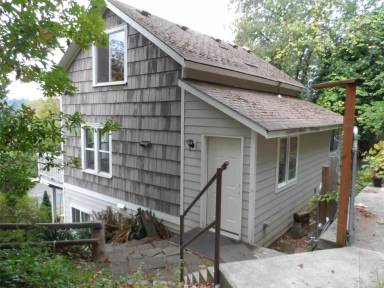 Main picture of 310 San Joaquin Ave