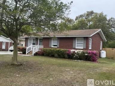 Main picture of 407 Pine Hills Dr