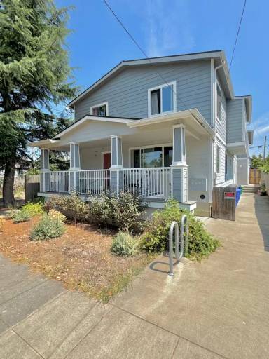 Main picture of 4708 SE 65th Ave